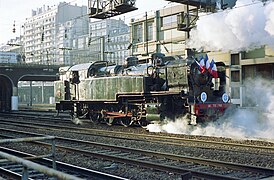 La 141 TD 740 passe en gare de Pont-Cardinet en direction de Paris-Saint-Lazare en 1987.