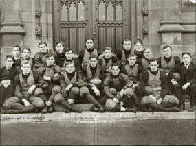 1905 University of Chicago Maroons Football Team.png