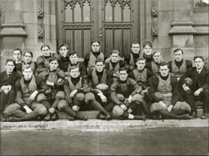 1905 Университет Чикаго Maroons Football Team.png 