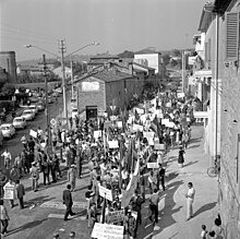 1961 Perugia-Assisi Peace March (5).jpg