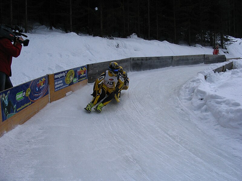 File:2005-02-20 (102) Hornschlitten-Eruopacuprennen in Kindberg, Austria.jpg