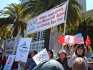 2008 Olympic Torch Relay in SF - Embarcadero 01.JPG