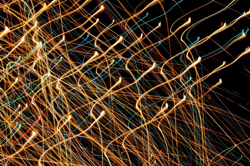 File:2009-365-346 Fish Hooks Light Painting (4180889968).jpg