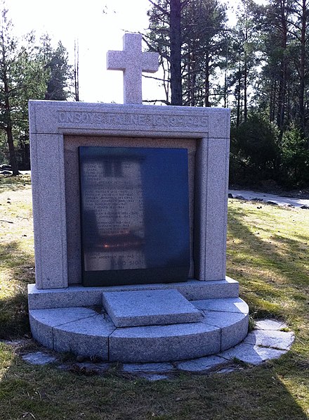 World War II memorial at Onsoy 2011-04-11 Minneplate Onsoy.jpg