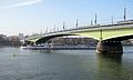 2011-11-08 Bonn Kennedybruecke güneş pilleri.JPG