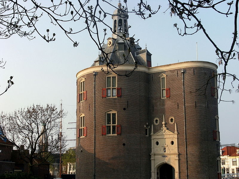 File:20110417 Drommedaris city gate in Enkhuizen 04.JPG