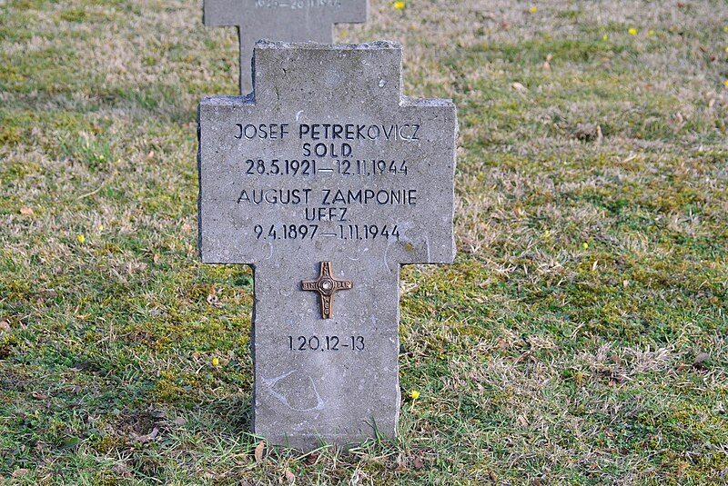 File:2016-03 02 GuentherZ Wien11 Zentralfriedhof Gruppe97 Soldatenfriedhof Wien (Zweiter Weltkrieg) (147).JPG