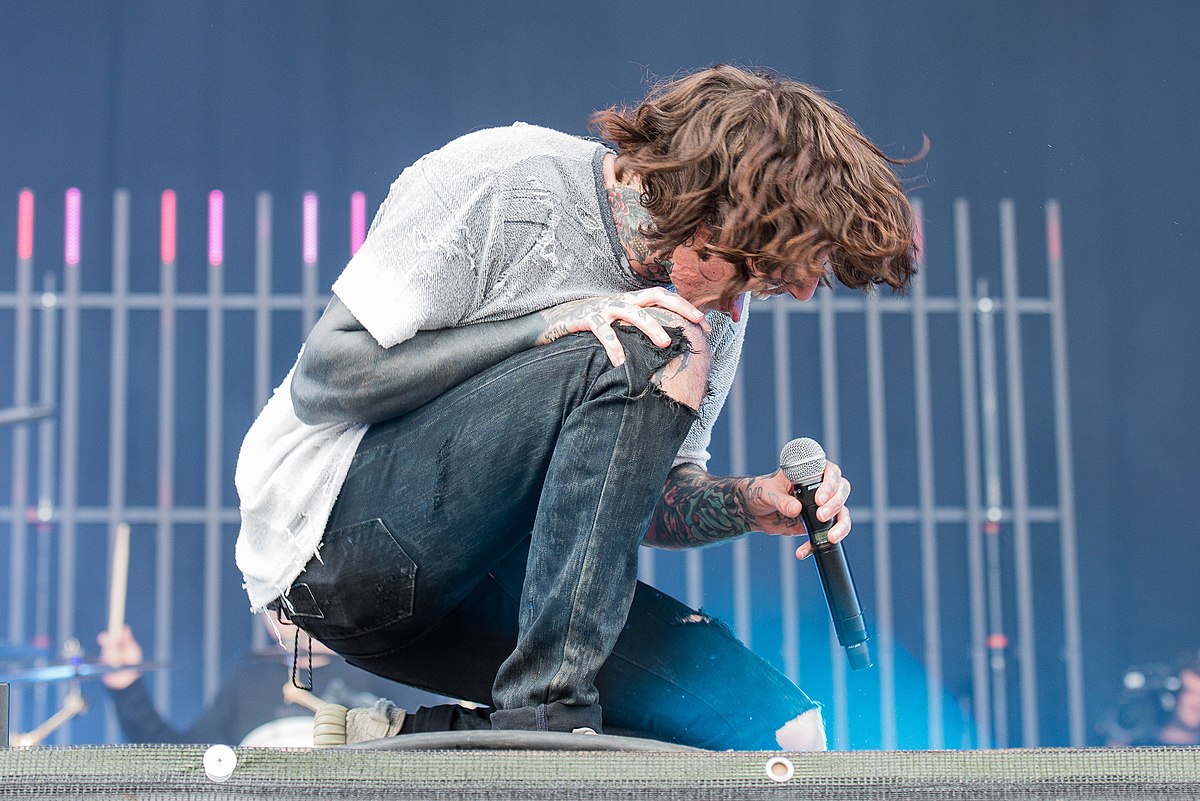 File:2016 RiP Bring Me the Horizon - Oliver Sykes - by 2eight - 8SC6514.jpg  - Wikimedia Commons