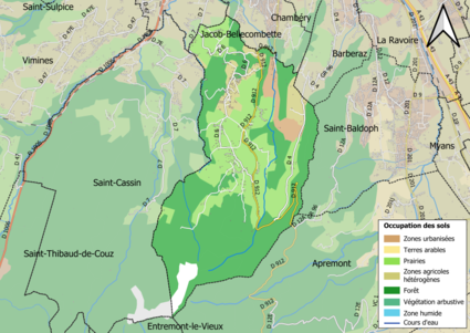 Barevná mapa znázorňující využití půdy.