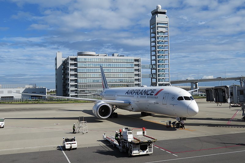 File:Air France B787-9 F-HRBG at Kansai International Airport.jpg