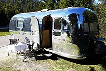 Photo of an Airstream trailer taken in 2018. Airstream Hulle Tag 3.jpg