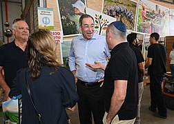 Ambassador Nides volunteers at Leket Israel. The Ambassador packaged food donations for needy families in Israel for Rosh HaShana. September 20, 2022 05.jpg