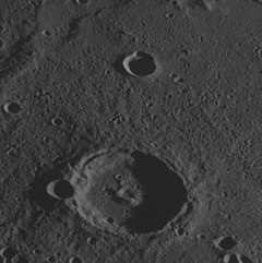 Amru Al-Qays crater EN0258224295M.jpg