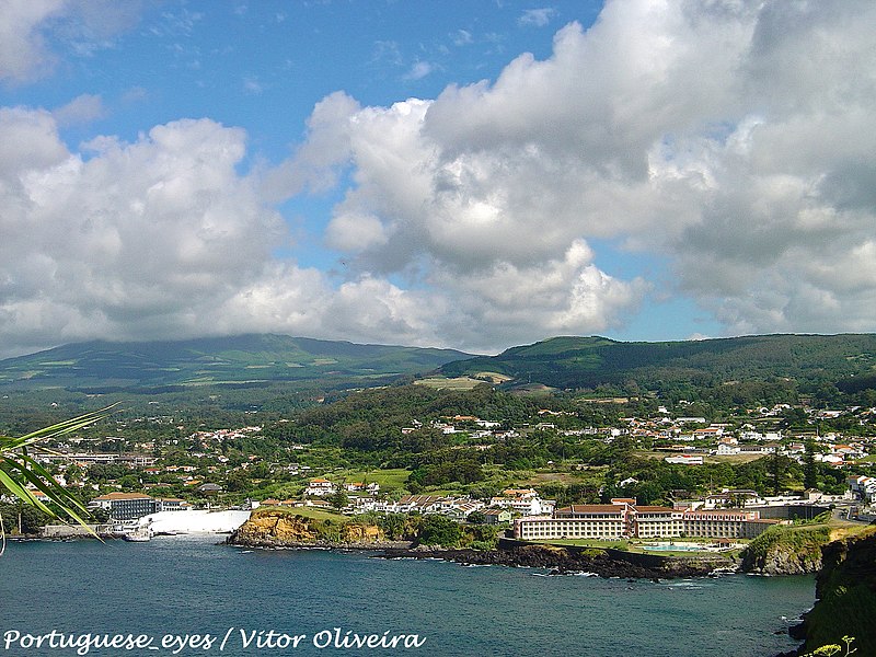 File:Angra do Heroísmo - Portugal (7925799894).jpg