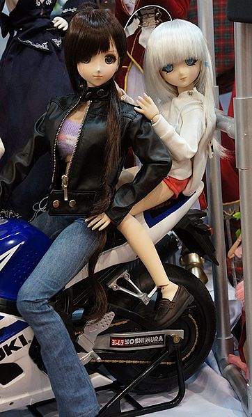 File:Anime dolls (Only two).jpg