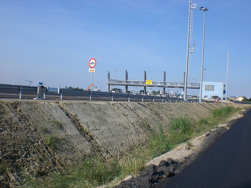 File:Autostrada A27 Venezia Nord.jpg