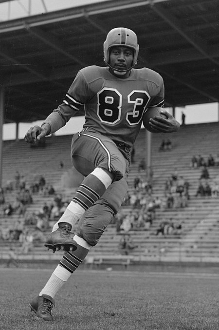 B.C. Lions, Jim Chambers VPL 84780F (15900979995) crop.jpg