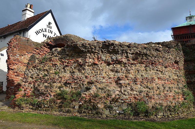 File:Balkerne Gate, a 1st-century Roman gateway in Camulodunum, it is the largest surviving gateway in Roman Britain, Colchester, Great Britain (22654553174).jpg