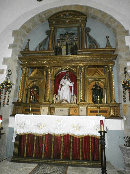 Archivo:Bendueños Altar mayor del Santuario de Bendueños.jpg