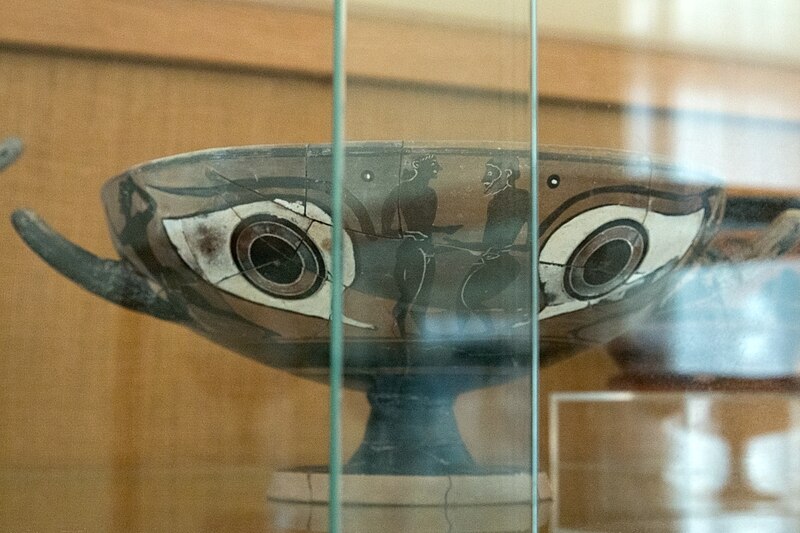 File:Black-figure eye-cup, AM Fira, 176775.jpg