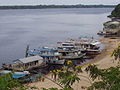 Barcos na cidade.