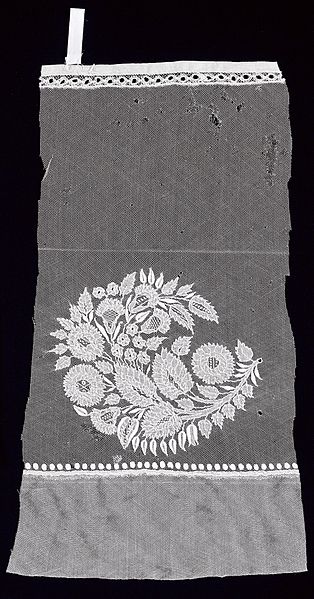 File:Border (ST34) - Embroidery-Embroidered Tulle - MoMu Antwerp.jpg