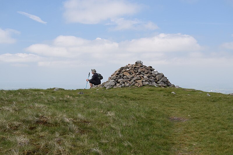 File:Brae Fell summit cairn - geograph.org.uk - 5807056.jpg