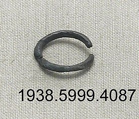 Bronze Ring, Yale University Art Gallery, inv. 1938.5999.4087
