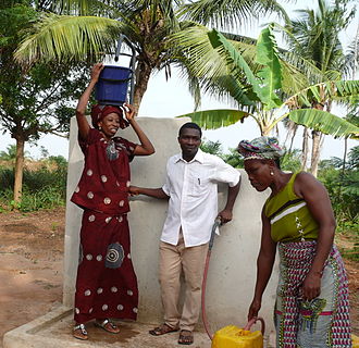 The construction of a well near Kpalime in Togo Brunnen bei Kpalime in Togo.jpg