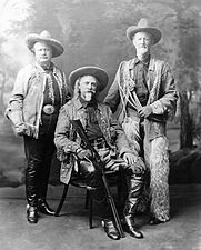 Buffalo Bill (au centre), Pawnee Bill (à gauche) et Buffalo Jones.
