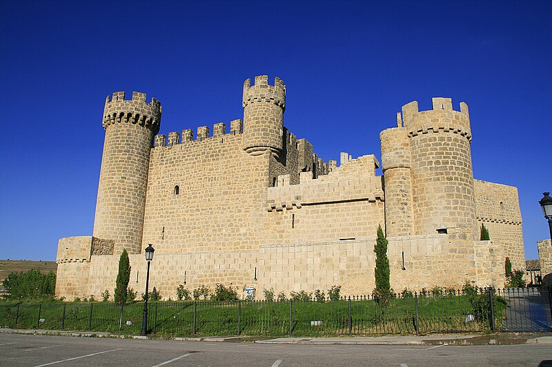 File:Castillo de Olmillos de Sasamón.Burgos.jpg