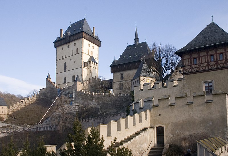 File:CastleKarlstein.jpg