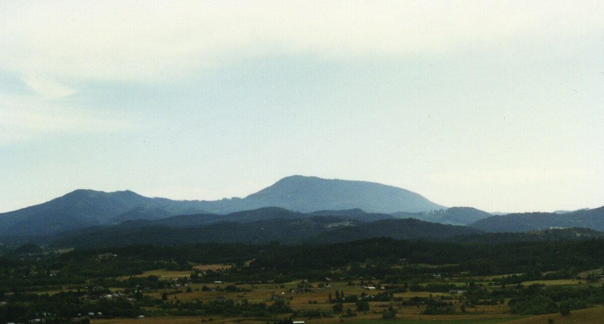 File:Central Oregon Coast Range.jpg - Wikipedia