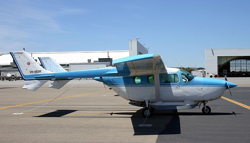 File:Cessna 337G Super Skymaster, Kulcurna AN0467243.jpg