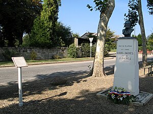 Chaudun monument Louis Jaurès 1.jpg