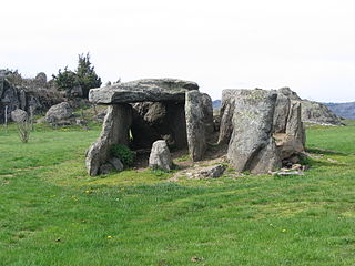 Dolmen de la grotta view 2