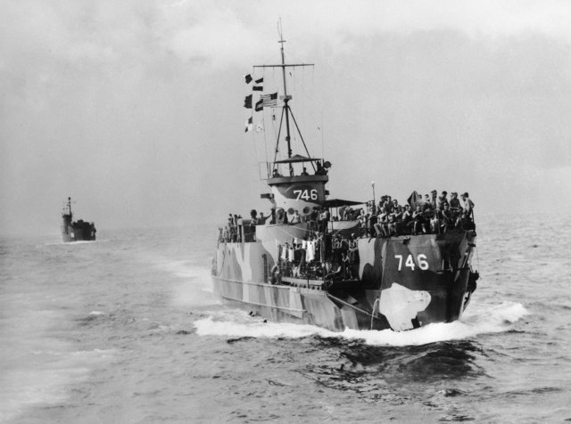 US Navy Landing Craft Infantry crowded with Australian soldiers prior to the landing at Labuan