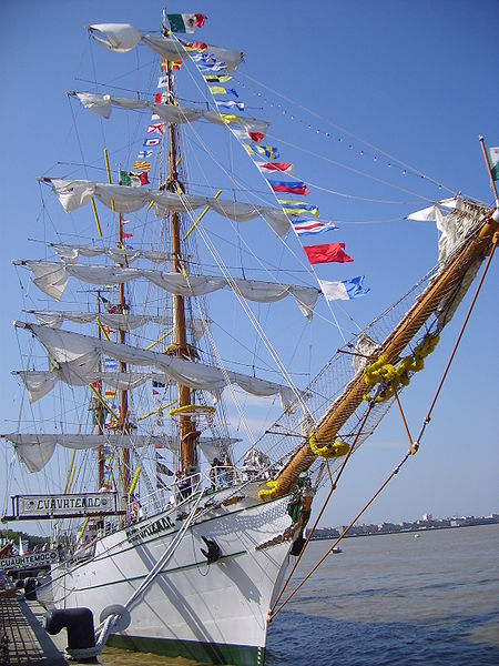 File:Cuauhtemoc Bordeaux avant.JPG