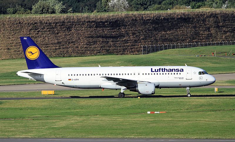 File:D-AIPH A320 Lufthansa BHX 29-09-2016 (29800515970).jpg