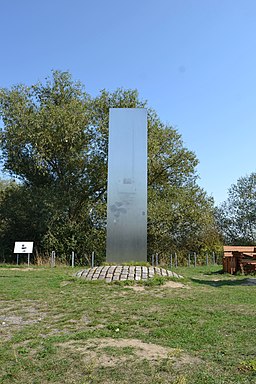 DEU-MOL-Letschin-Kienitz-Gedenkstele 1