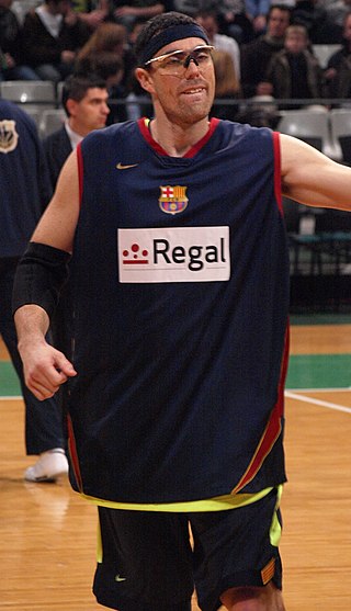 <span class="mw-page-title-main">Daniel Santiago</span> Puerto Rican-American basketball player