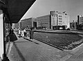 De Blaak met etalages van modehuis Gerzon, en de nieuwe Twentsche Bank, Nederlandsche Handel-Maatschappij en Amsterdamsche Bank 1953.jpg