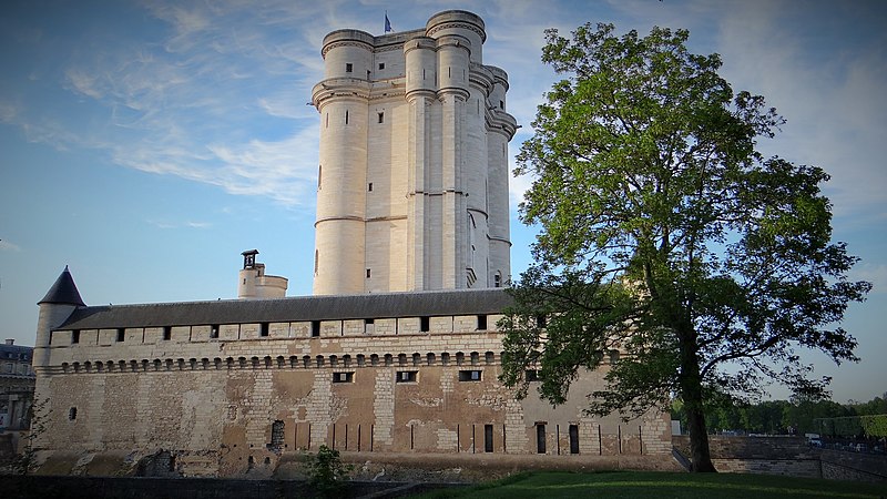 File:Donjon du Château de Vincennes (2).jpg