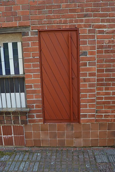 File:Door wall of inner court Muuratsalo Experimental House.jpg