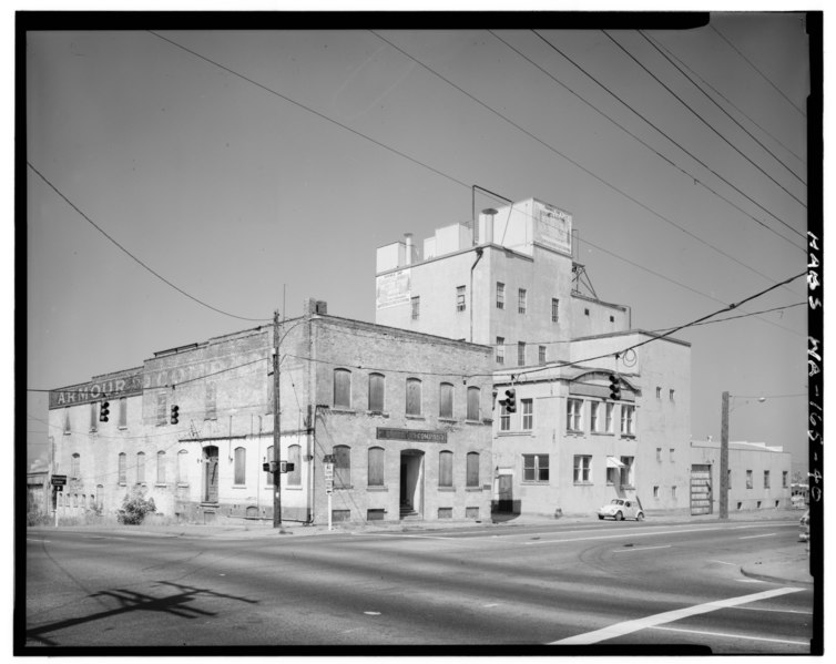 File:EAST 26TH ST. 'A' ST. ARMOUR SWIFT COMPANY WAREHOUSE (1910) IN FOREGROUND. BUILDING IN BACKGROUND WAS A MEAT PROCESSING FACILITY UNTIL 1931, WHEN IT WAS CONVERTED INTO NORTHWEST HABS WASH,27-TACO,6-40.tif