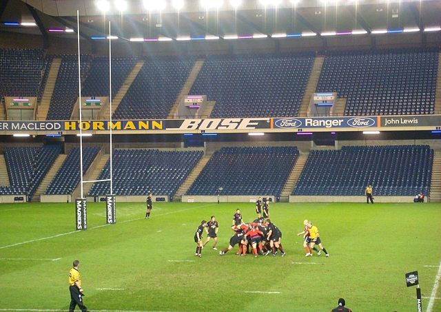 A maul between Edinburgh Rugby and Munster