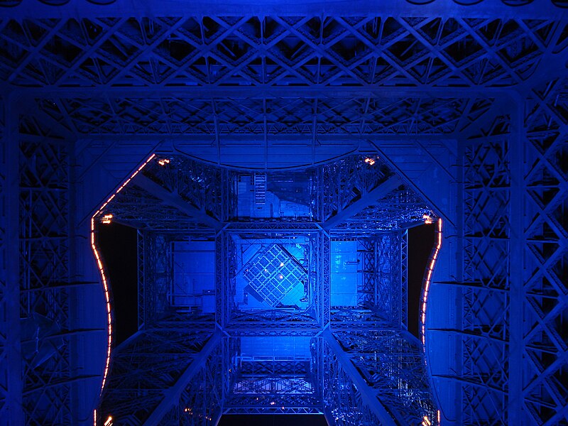 File:Eiffel Tower in European Union livery at night (2640015256).jpg