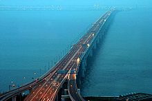 Ponte di collegamento tra terraferma ed isola artificiale