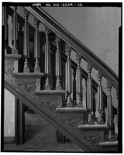 File:FIRST FLOOR, GRAND STAIRWAY, BALUSTER, RAIL AND MOLDING DETAIL - Dimon Sturges House, 114 Park Avenue West, Mansfield, Richland County, OH HABS OHIO,70-MAN,1-12.tif