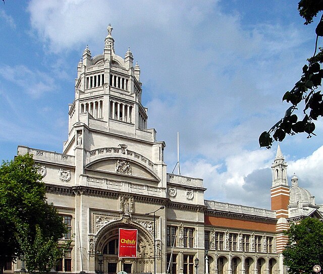 victoria and albert museum exterior